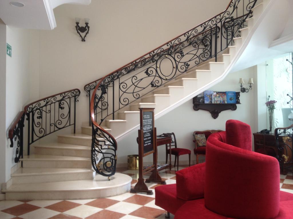 Grand Hotel Tepatitlán Buitenkant foto
