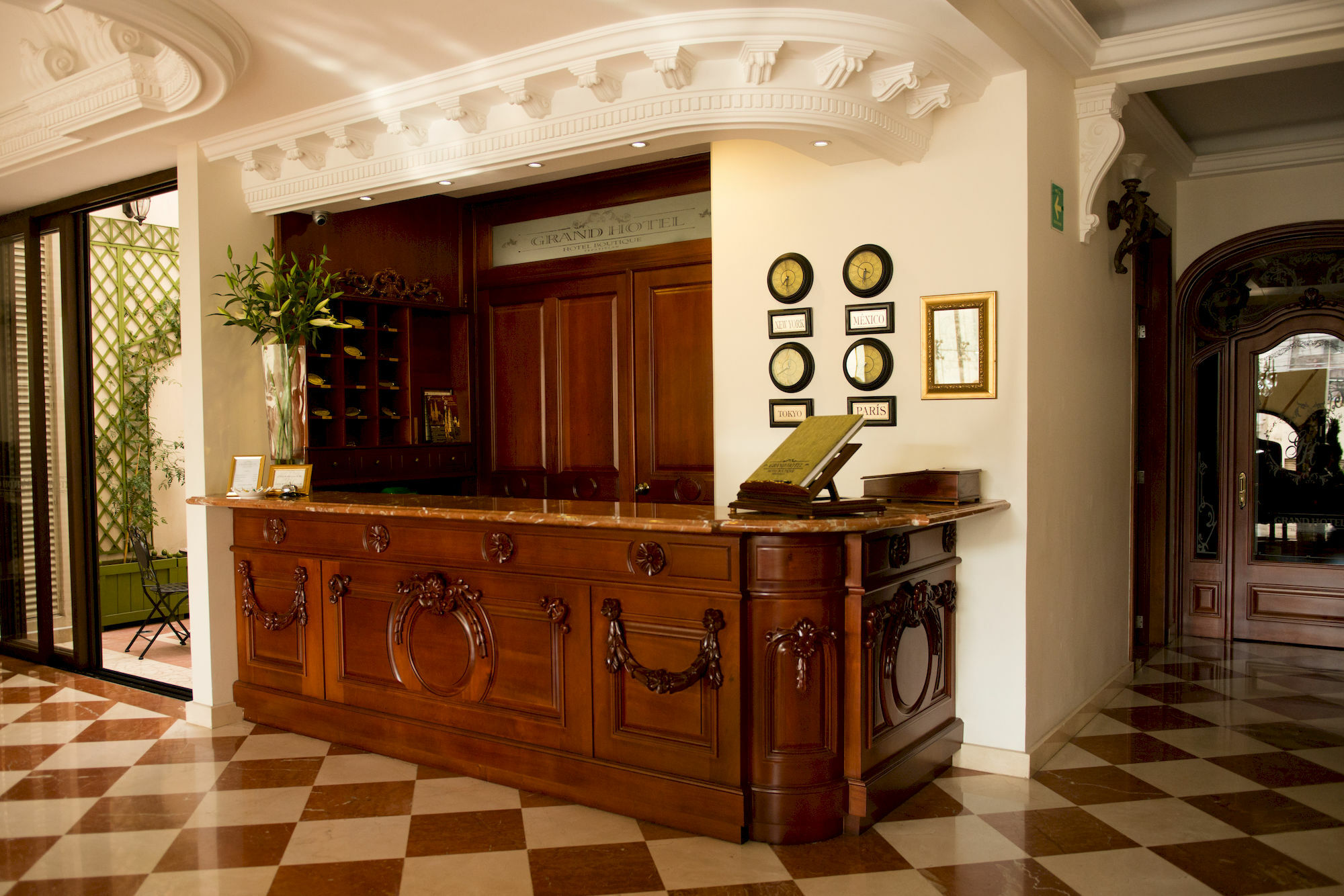 Grand Hotel Tepatitlán Buitenkant foto