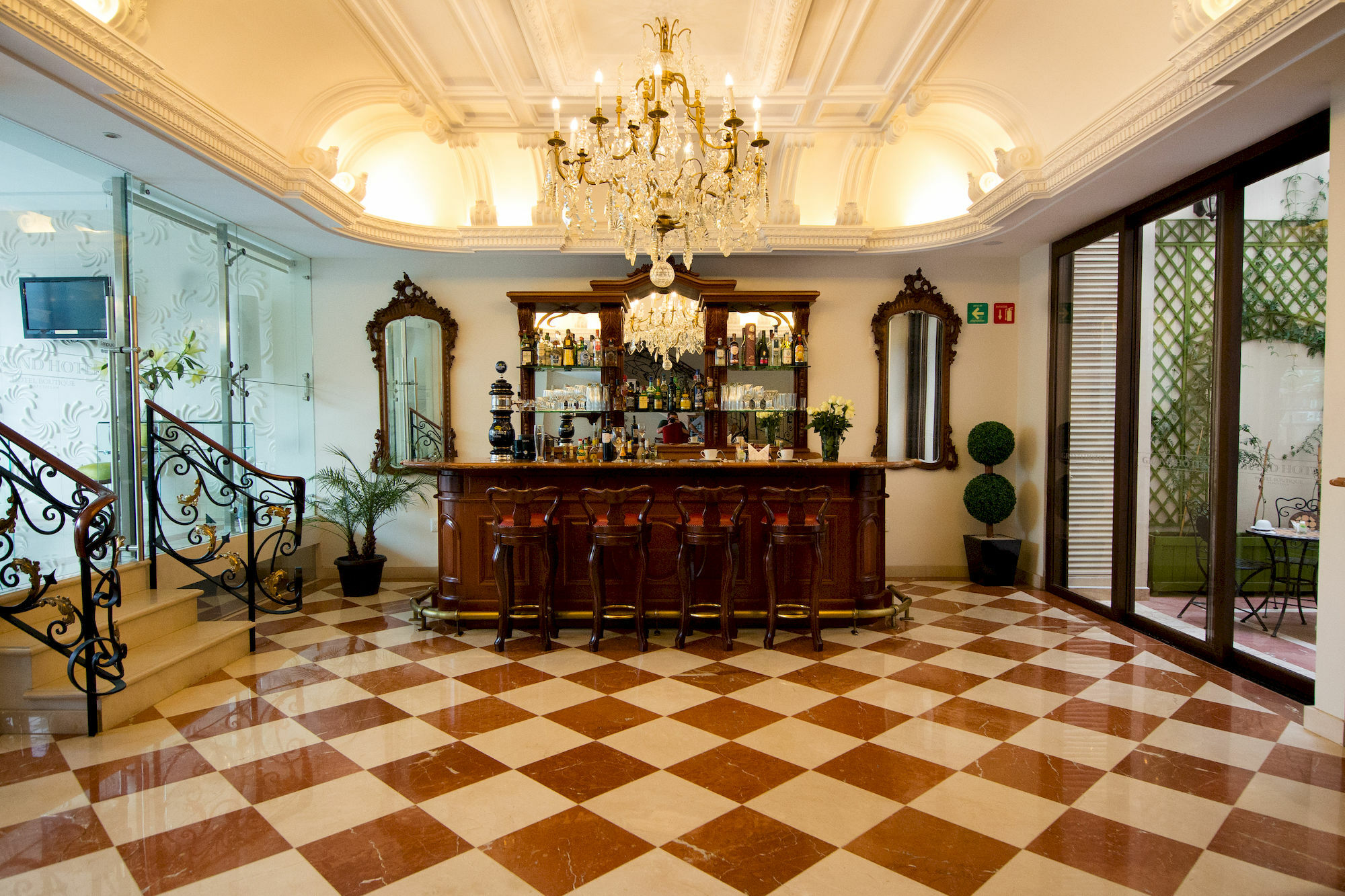Grand Hotel Tepatitlán Buitenkant foto