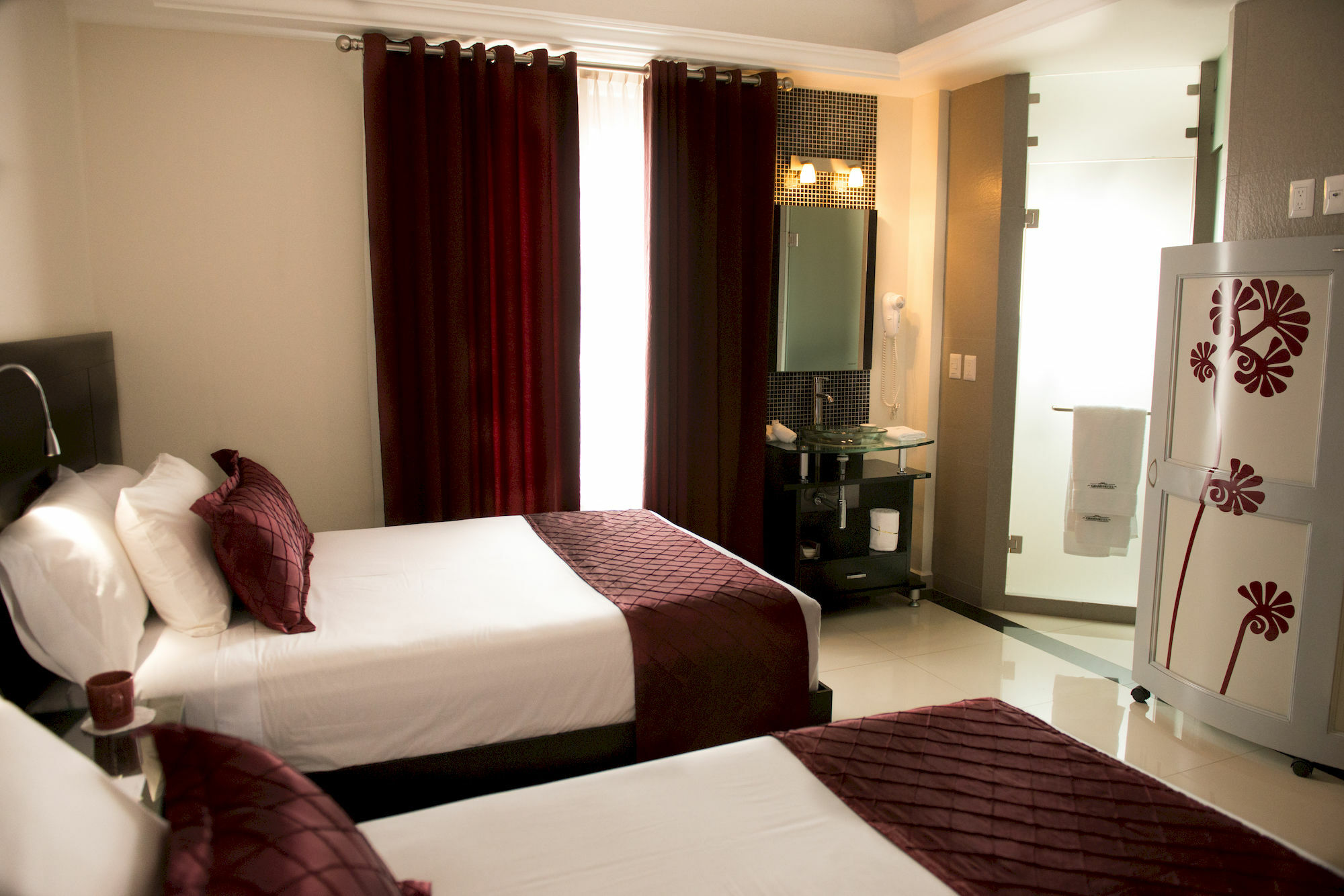 Grand Hotel Tepatitlán Buitenkant foto